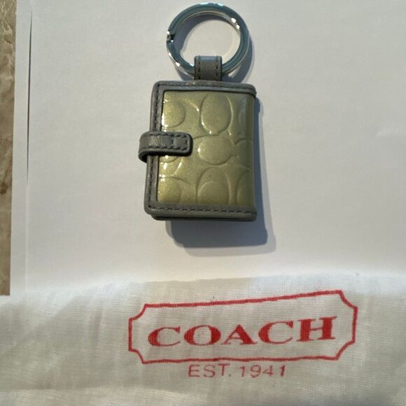 COACH Photo Album Keychain - Picture 3 of 6